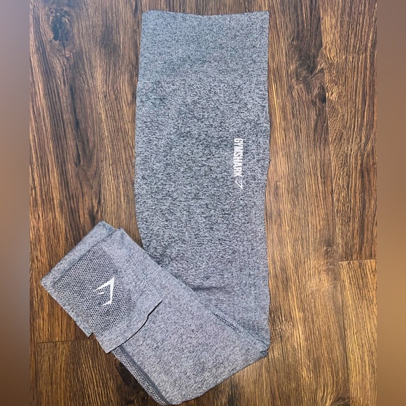 Grey gym shark leggings - Picture 1 of 3